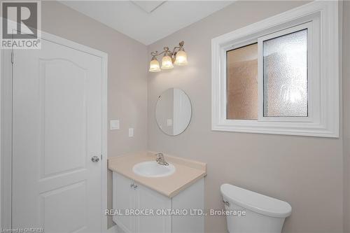 2493 Newcastle Crescent, Oakville, ON - Indoor Photo Showing Bathroom