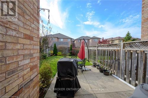 2493 Newcastle Crescent, Oakville, ON - Outdoor