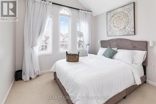 608 Brothers Crescent, Milton, ON - Indoor Photo Showing Bedroom