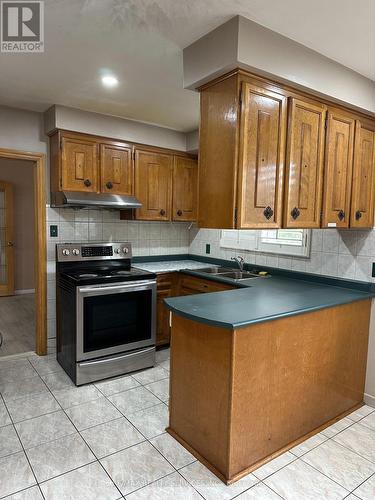 95 Hillside Drive, Brampton, ON - Indoor Photo Showing Kitchen With Double Sink