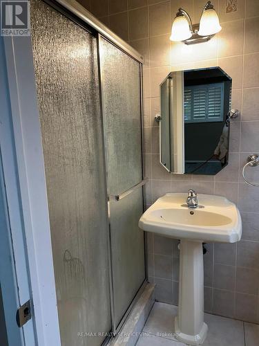 95 Hillside Drive, Brampton, ON - Indoor Photo Showing Bathroom