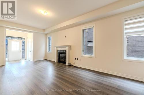 83 Great Falls Boulevard, Hamilton, ON - Indoor Photo Showing Living Room With Fireplace