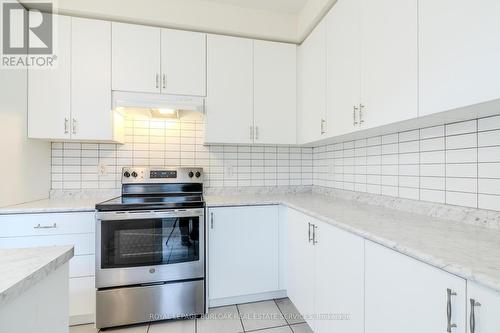 83 Great Falls Boulevard, Hamilton, ON - Indoor Photo Showing Kitchen With Upgraded Kitchen