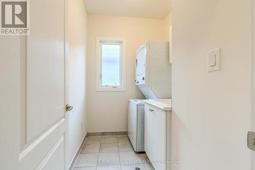 83 Great Falls Boulevard, Hamilton, ON - Indoor Photo Showing Laundry Room