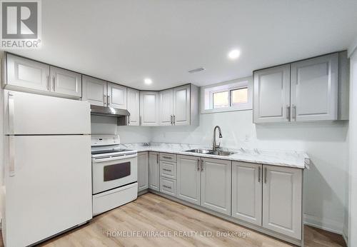 65 Loraine Drive, St. Catharines, ON - Indoor Photo Showing Kitchen