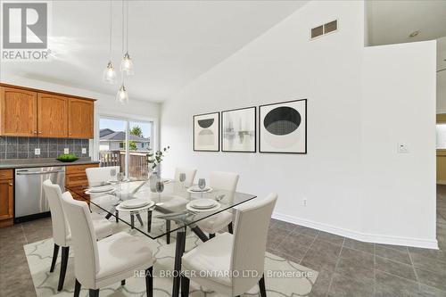 7159 Bryanne Court, Niagara Falls, ON - Indoor Photo Showing Dining Room