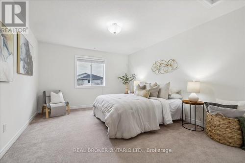 7159 Bryanne Court, Niagara Falls, ON - Indoor Photo Showing Bedroom