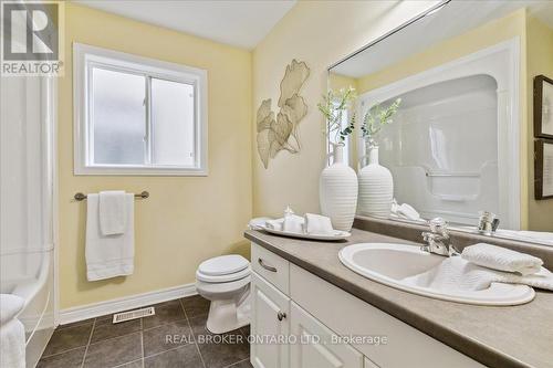 7159 Bryanne Court, Niagara Falls, ON - Indoor Photo Showing Bathroom