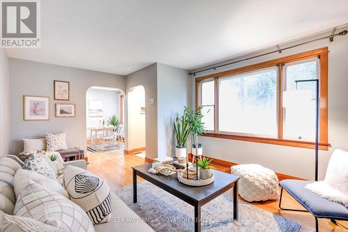 481 Huron Street, Woodstock, ON - Indoor Photo Showing Living Room