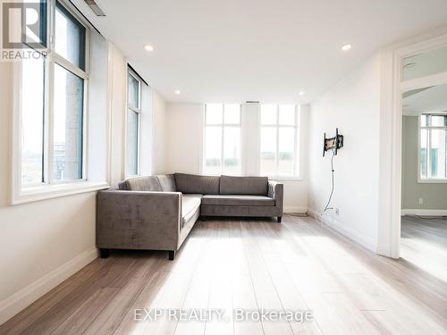 1101 - 36 James Street S, Hamilton, ON - Indoor Photo Showing Living Room