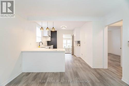 204 Summerhill Avenue, Hamilton, ON - Indoor Photo Showing Kitchen