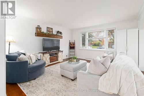 362 Metcalfe Street, Guelph, ON - Indoor Photo Showing Living Room