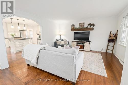 362 Metcalfe Street, Guelph, ON - Indoor Photo Showing Living Room