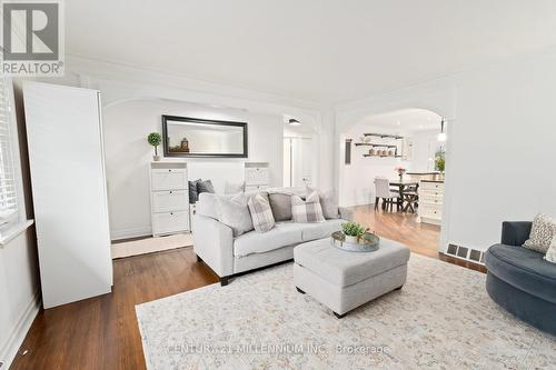 362 Metcalfe Street, Guelph, ON - Indoor Photo Showing Living Room