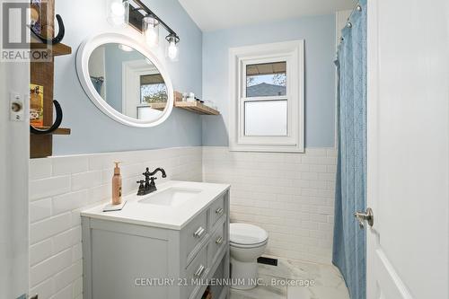 362 Metcalfe Street, Guelph, ON - Indoor Photo Showing Bathroom