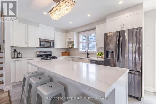 89 Dundee Drive, Haldimand, ON - Indoor Photo Showing Kitchen With Stainless Steel Kitchen