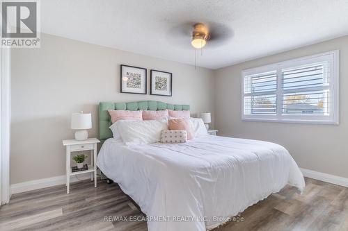 89 Dundee Drive, Haldimand, ON - Indoor Photo Showing Bedroom