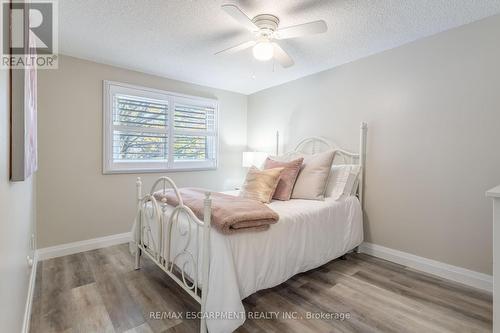 89 Dundee Drive, Haldimand, ON - Indoor Photo Showing Bedroom