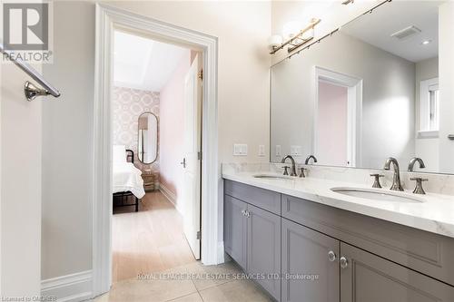 604 Maplehurst Avenue, Oakville, ON - Indoor Photo Showing Bathroom