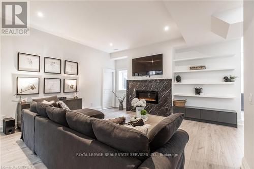 604 Maplehurst Avenue, Oakville, ON - Indoor Photo Showing Living Room With Fireplace