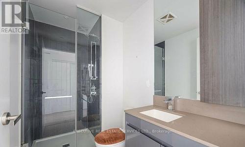 2210 - 3883 Quartz Road, Mississauga, ON - Indoor Photo Showing Bathroom