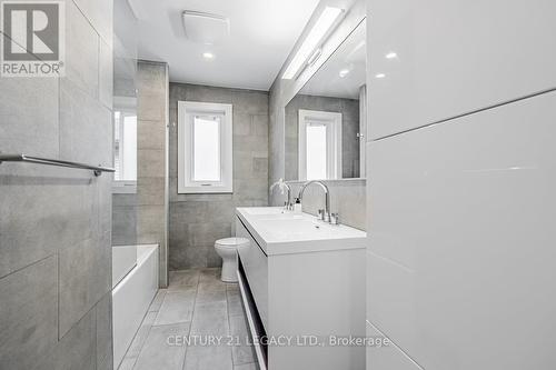 22 Shortland Crescent, Toronto, ON - Indoor Photo Showing Bathroom