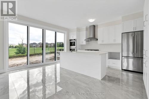 2 Catherwood Court, Brampton, ON - Indoor Photo Showing Kitchen With Stainless Steel Kitchen