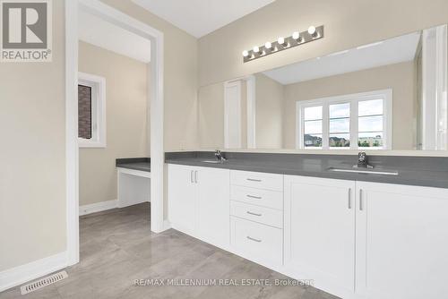 2 Catherwood Court, Brampton, ON - Indoor Photo Showing Bathroom