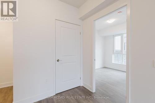 404 - 204 Burnhamthorpe Road, Mississauga, ON - Indoor Photo Showing Other Room