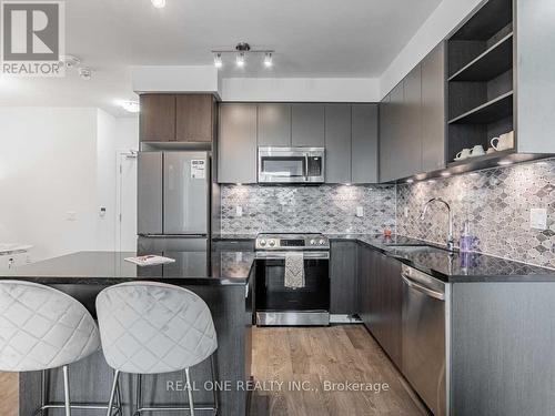 1801 - 4699 Glen Erin Drive E, Mississauga, ON - Indoor Photo Showing Kitchen With Upgraded Kitchen