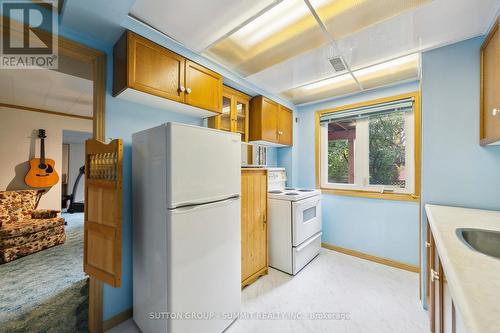 2722 Kingsway Drive, Oakville, ON - Indoor Photo Showing Kitchen