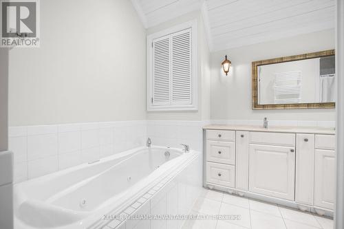 20 Superior Avenue, Toronto, ON - Indoor Photo Showing Bathroom