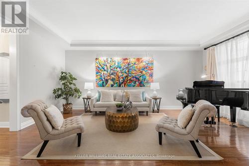 621 Cranleigh Court, Mississauga, ON - Indoor Photo Showing Living Room