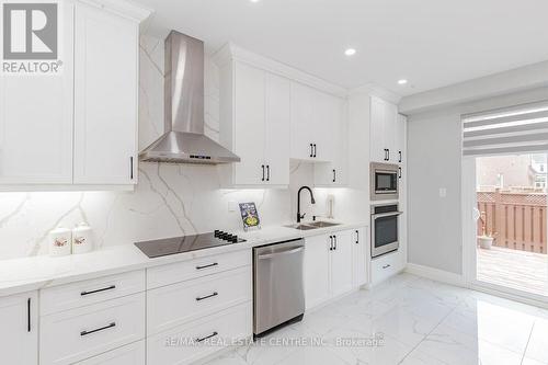 46 Ocean Ridge Drive, Brampton, ON - Indoor Photo Showing Kitchen With Double Sink With Upgraded Kitchen