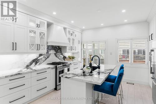 95 Piggott Mews, Toronto, ON - Indoor Photo Showing Kitchen With Upgraded Kitchen