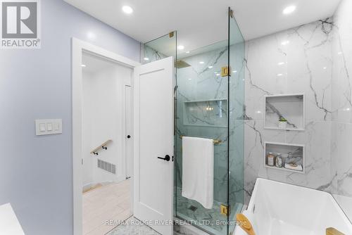 95 Piggott Mews, Toronto, ON - Indoor Photo Showing Bathroom