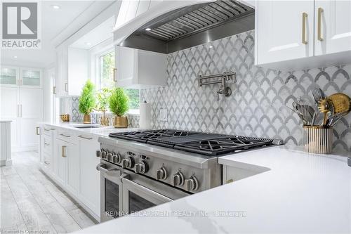 4195 Spruce Avenue, Burlington, ON - Indoor Photo Showing Kitchen With Upgraded Kitchen