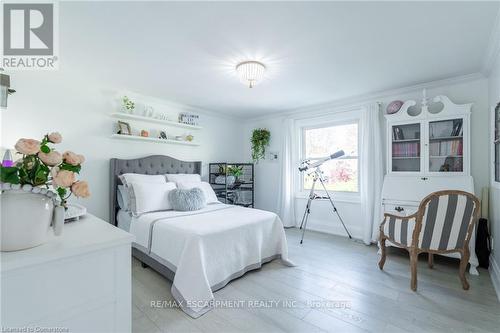 4195 Spruce Avenue, Burlington, ON - Indoor Photo Showing Bedroom