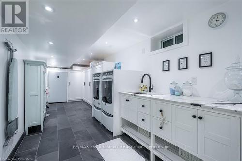 4195 Spruce Avenue, Burlington, ON - Indoor Photo Showing Laundry Room