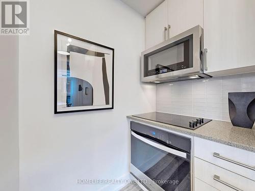 206 Brandon Avenue, Toronto, ON - Indoor Photo Showing Kitchen