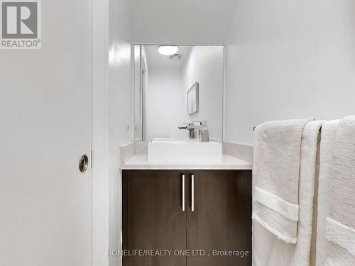 206 Brandon Avenue, Toronto, ON -  Photo Showing Bathroom