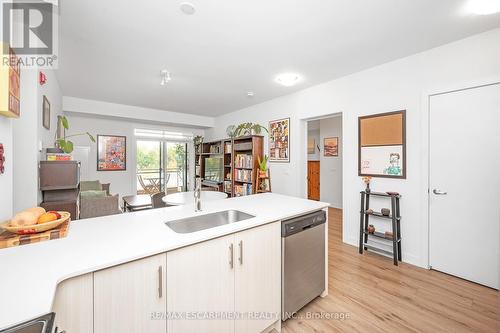 220 - 320 Plains Road E, Burlington, ON - Indoor Photo Showing Kitchen