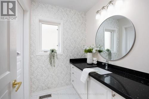 3159 Neyagawa Boulevard, Oakville, ON - Indoor Photo Showing Bathroom