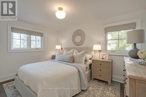 2359 Canso Road, Oakville, ON - Indoor Photo Showing Bedroom