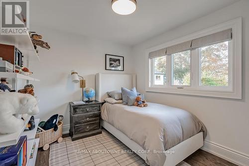 2359 Canso Road, Oakville, ON - Indoor Photo Showing Bedroom