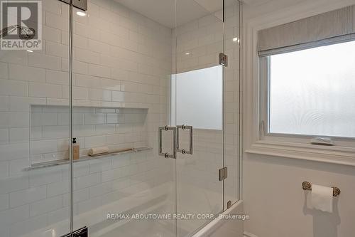 2359 Canso Road, Oakville, ON - Indoor Photo Showing Bathroom