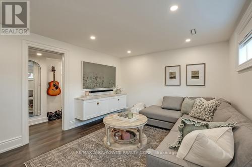 2359 Canso Road, Oakville, ON - Indoor Photo Showing Living Room