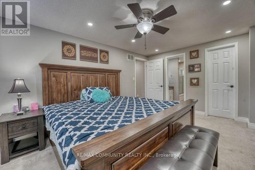 42 Coulton Court, Whitby, ON - Indoor Photo Showing Bedroom