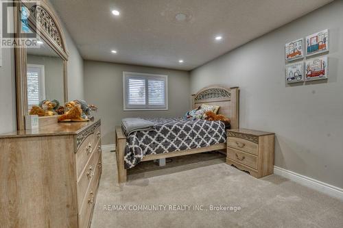 42 Coulton Court, Whitby, ON - Indoor Photo Showing Bedroom