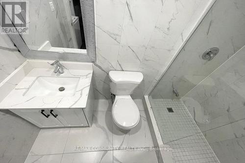 42 Coulton Court, Whitby, ON -  Photo Showing Bathroom